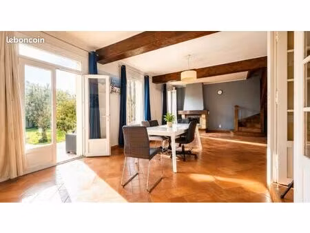 grande maison familiale de près de 200 m² avec dépendance et grand jardin sur une parcelle