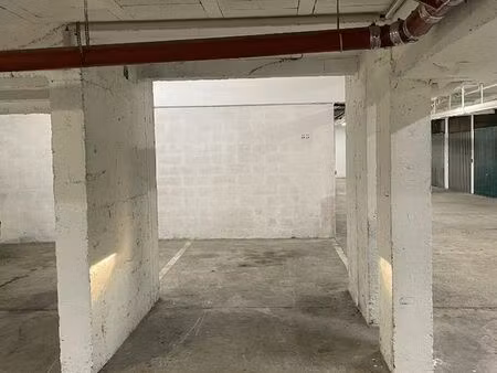 parking moto secteur haut carnot (caméra surveillance)