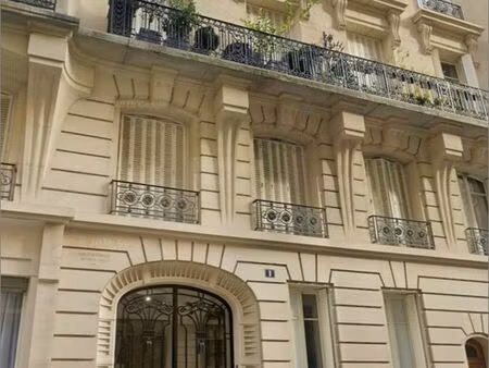studio entièrement rénové et équipé