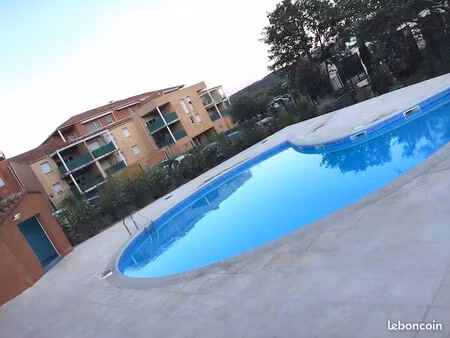 t2 meublé vitrolles pinède résidence piscine  parking et garage