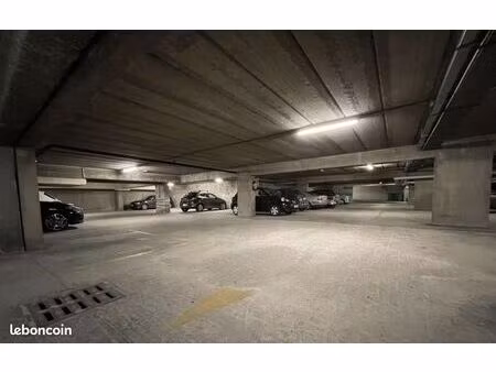 place de parking paris 12