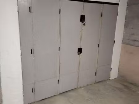 garage fermé en sous sol