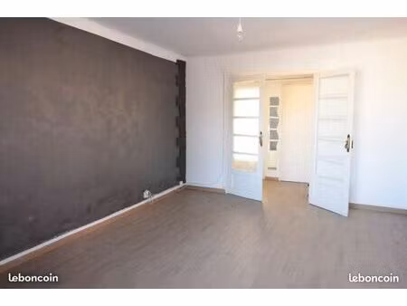 opportunitée * t3 61m² rénové avec 2 balcons – dernier étage – marseille 13003