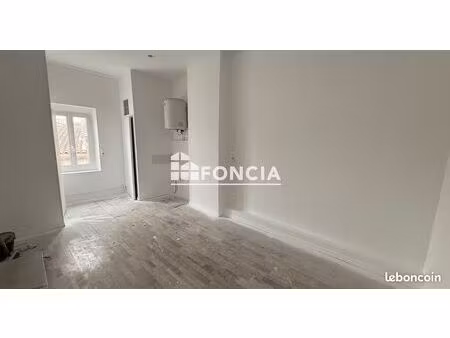 studio de charme au dernier étage à saint-mitre-les-remparts  idéal investisseur ou premie