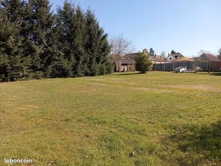terrain à bâtir de 790 m² à chateauneuf-sur-loire (45)