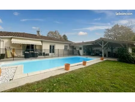 maison au calme de plain pied avec piscine