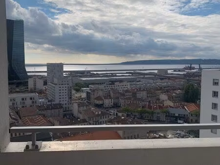 t2 avec terrasse vue mer
