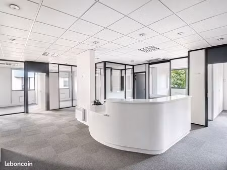 bureaux 304 m²