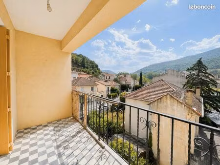 appartement t2 avec terrasse  garage et cave