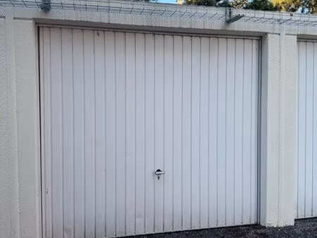 garage fermé de 12m2 à vendre - wolfisheim - accès de plein-pied - proche tram
