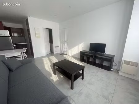 studio 1 pièce 26 m²