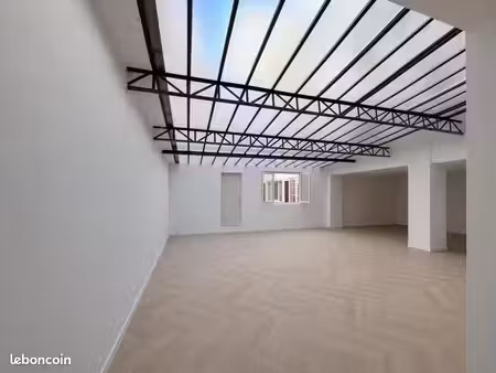 bureau 163 m²