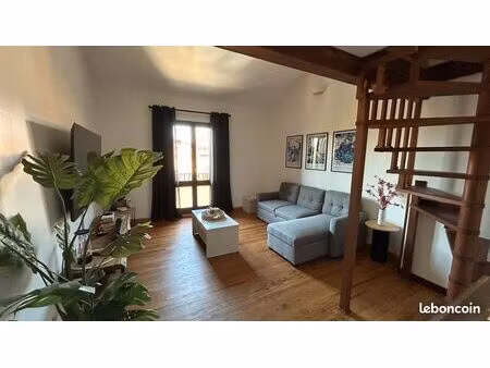 charmante maison de village  rénovée  de 77 m² habitables  avec garage  buanderie et toitu