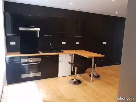 loue t2 design rdc plein centre crozon avec parking
