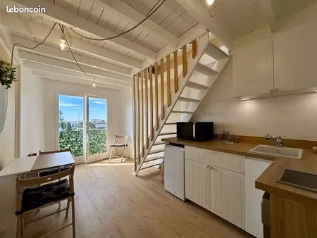 t2 duplex meublé refait à neuf - aperçu mer - clim - gare