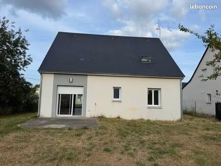 maison  dans le centre d’avoine