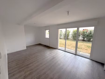 location appartement 3 pièces 60 m² à soliers (14540)  750 €