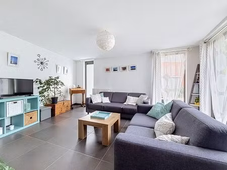 rez-de-chaussée à louer avec terrasse et 2 chambres   tournai (vbe52267)