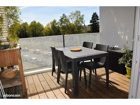 a vendre t2 avec terrasse bron quartier rebufer  dpe b