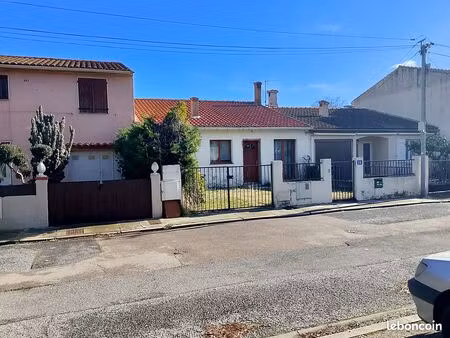 vends une maison