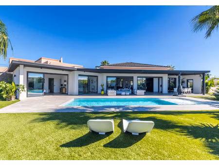 villa de luxe à vendre à sauvian