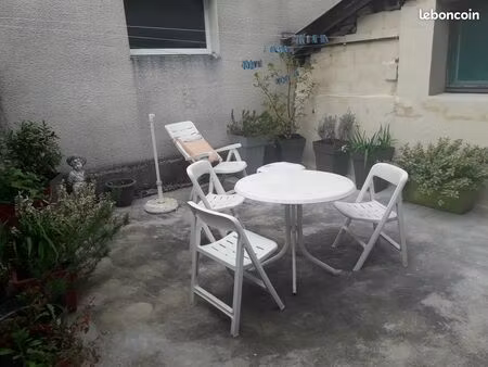 grand serre 2 pièces 58 m2 avec cour