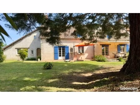 maison de caractère aux portes de la loire – jardin arboré de plus de 1 000 m²  grande ter