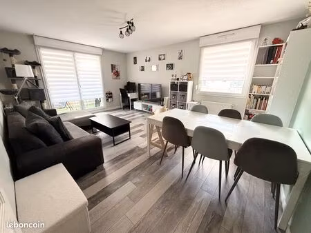 appartement 4 pièces/balcon/garage/parking