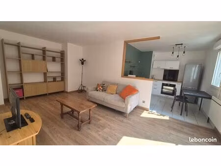 f2 meublé de 44 m² avec parking – la plaine saint-denis