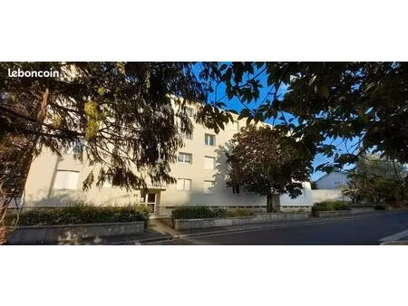 bel appartement dans copropriété refaite à neuf