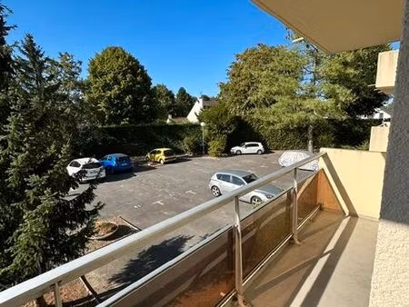 à louer – appartement t2 de 46.77 m² entièrement rénové – chantilly