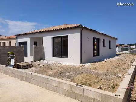 villa 4 pièces 85 m²