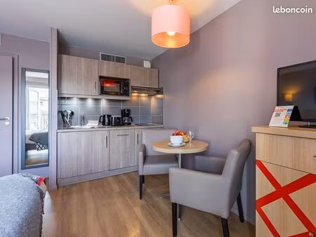 studio 1 pièce 25 m²