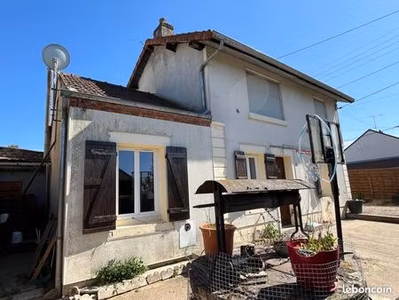 maison d’habitation  trois chambres 80 m² libre de suite montceau-les-mines
