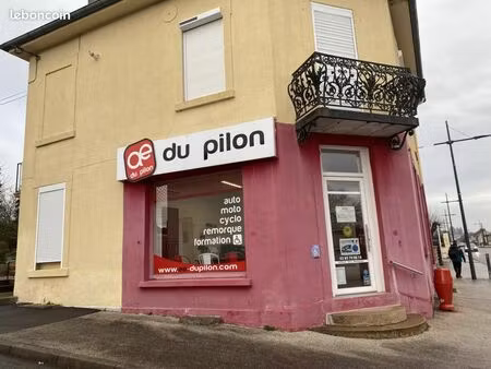 local commercial 83 m²