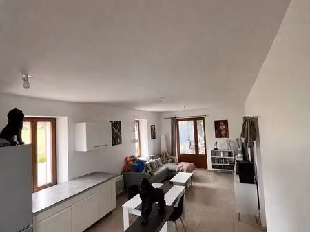 appartement 3 pièces . 57m² . terrasse 70 m²