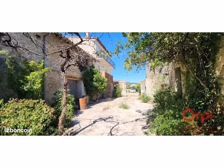 maison 2 pièces 456 m²