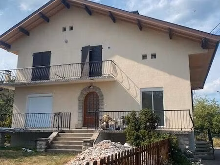appartement t4 de 102 m² – jardin privatif  2 garages – rumilly