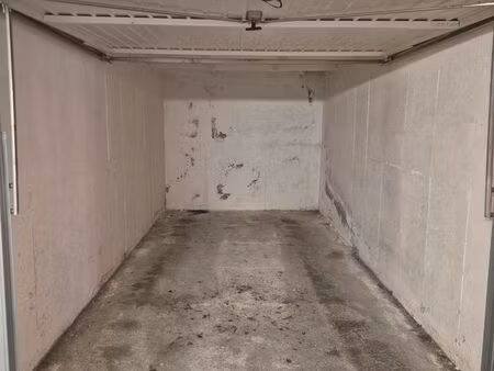 louer – box fermé de 13 m² – disponible à partir du 1er septembre