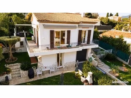 propriété 5 pièces 135 m²