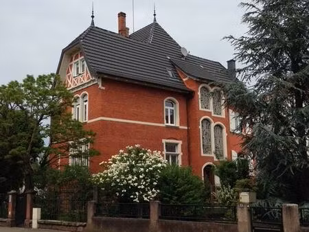 bel appartement rénové dans immeuble de caractère