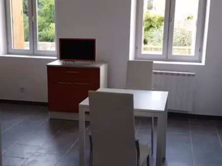 location appartement 1 pièce 30 m² à orange (84100)