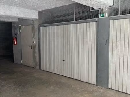 garage double centre ville six fours