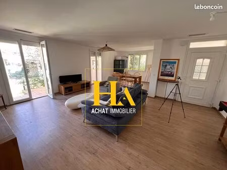 villa 6 pièces 137 m²