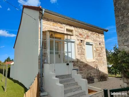 maison en pierre 3 chambres climatisee cortelin