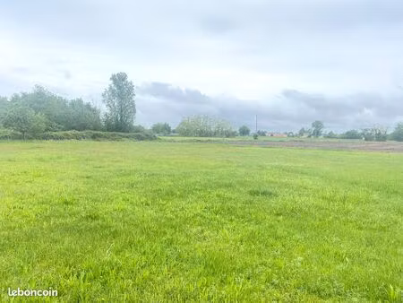 terrain 900 m² bâgé-la-ville