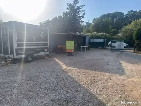 commerce multi activités bord de route avec parking privé