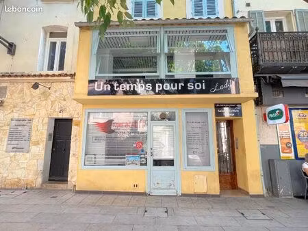 local commercial 30 m² à la valette  centre-ville