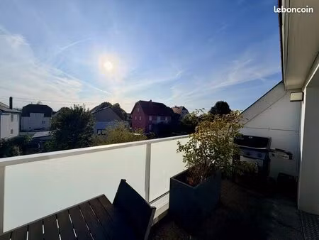 à vendre - grand 3 pièces duplex avec terrasse  carport et parking - geispolsheim gare