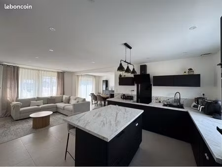 maison entièrement rénovée